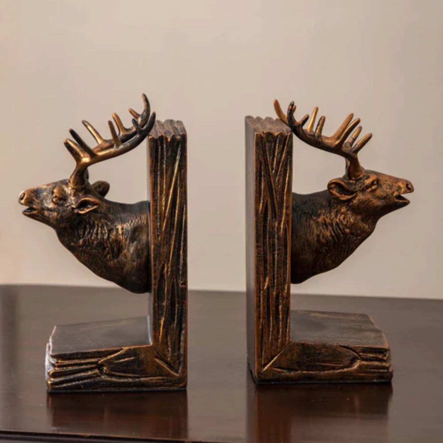 Vintage Stag Head Bookends – Decorative bronze-finish bookends with stag head design, perfect for rustic and classic interiors.