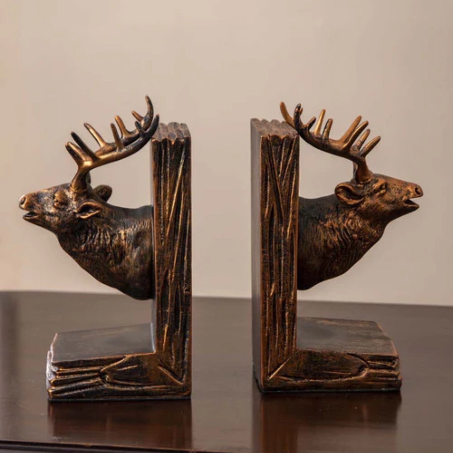 Vintage Stag Head Bookends – Decorative bronze-finish bookends with stag head design, perfect for rustic and classic interiors.